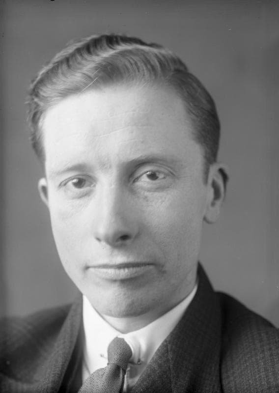 H. R.  Knickerbocker