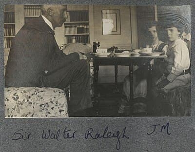 Walter Alexander, Sir Raleigh