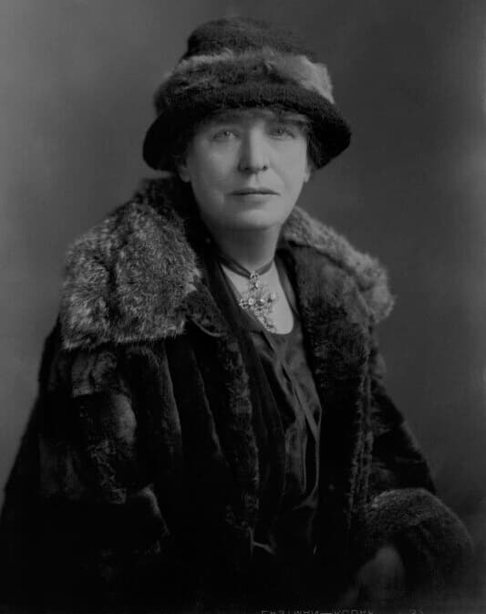 Lucy Clifford
